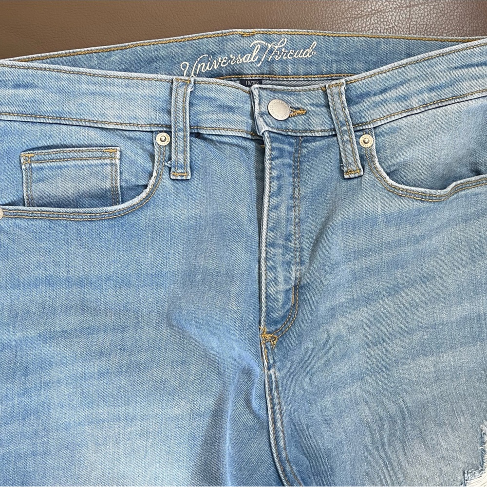 Universal Threads -Great Condition Distressed Jea… - image 8